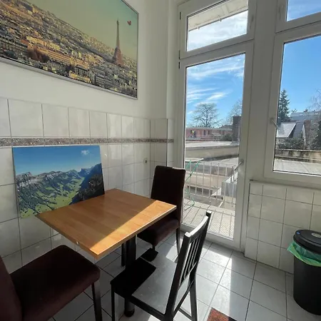 홈스테이 Helles In Der Kaiserallee 카를스루에